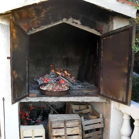 With Parking Space Mastrinka, Ciovo - 9428 טרוגיר