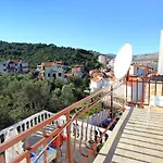 Apartamento With Parking Space Mastrinka, Ciovo - 9428 *