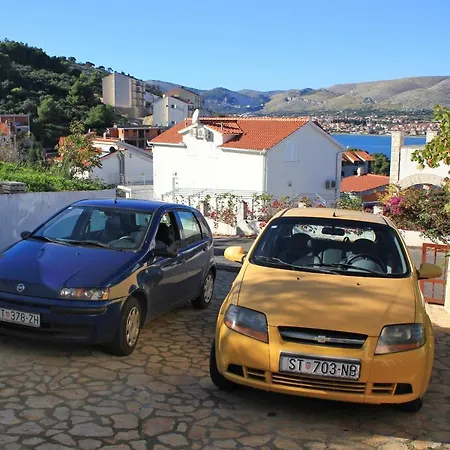 Apartments With Parking Space Mastrinka, Ciovo - 9428 *