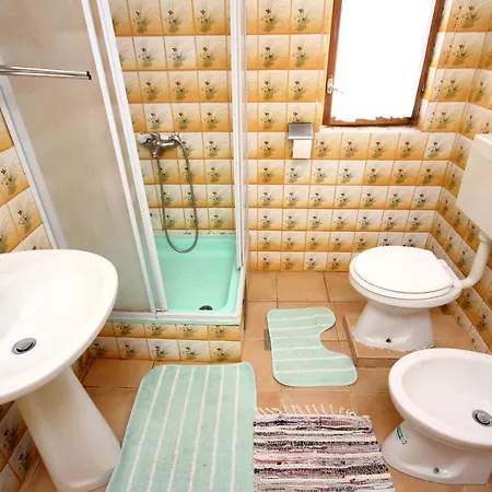 Apartments With Parking Space Mastrinka, Ciovo - 9428