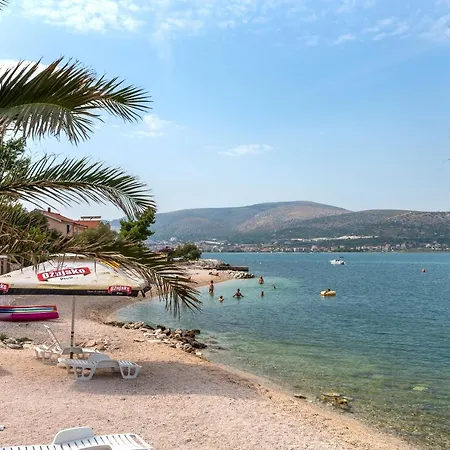 Apartment Apartments With Parking Space Mastrinka, Ciovo - 9428 Trogir